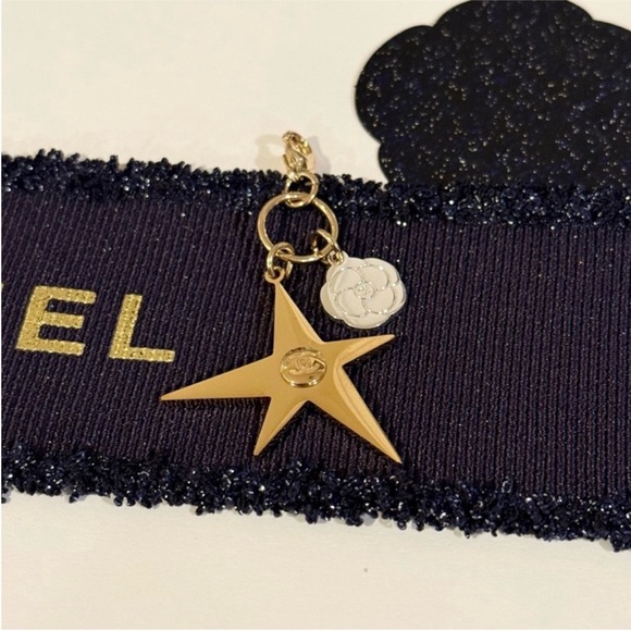 Chanel CC Star Comet Limited Edition Beauty Charm - Picture 2 of 3